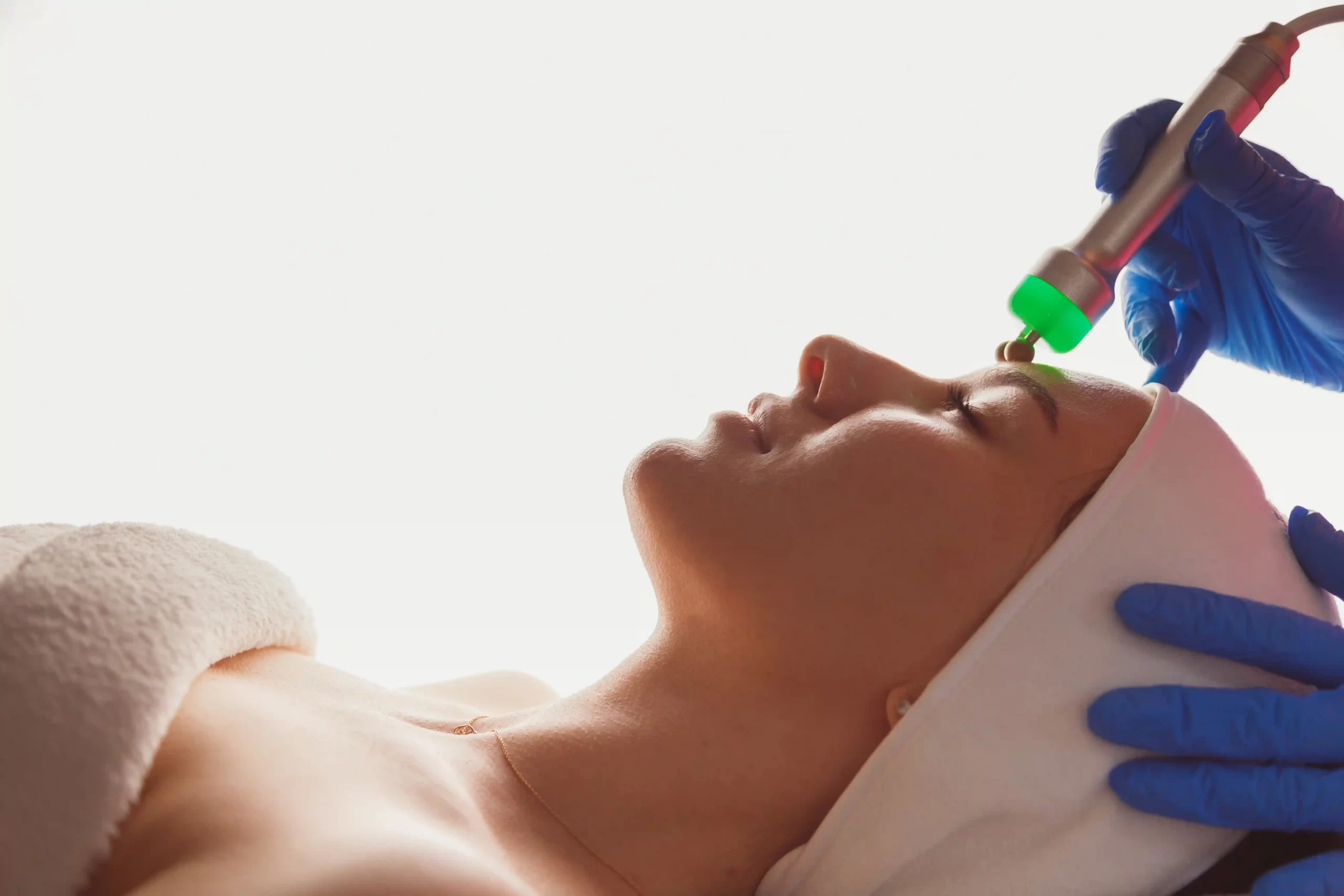 Microneedling Clínico Con Activos Tensores